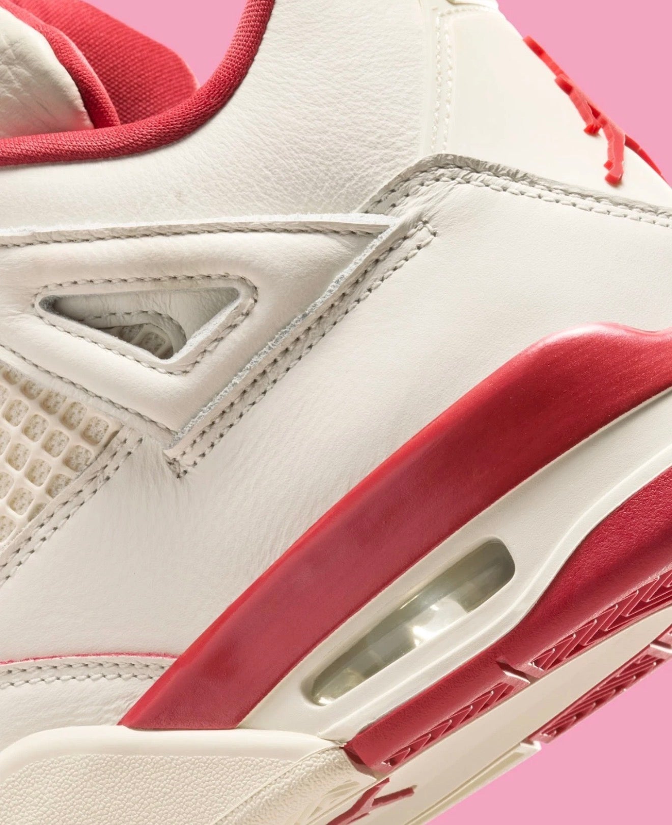 Jordan 4 Retro
Valentine's Day Sierra Red (Women's)