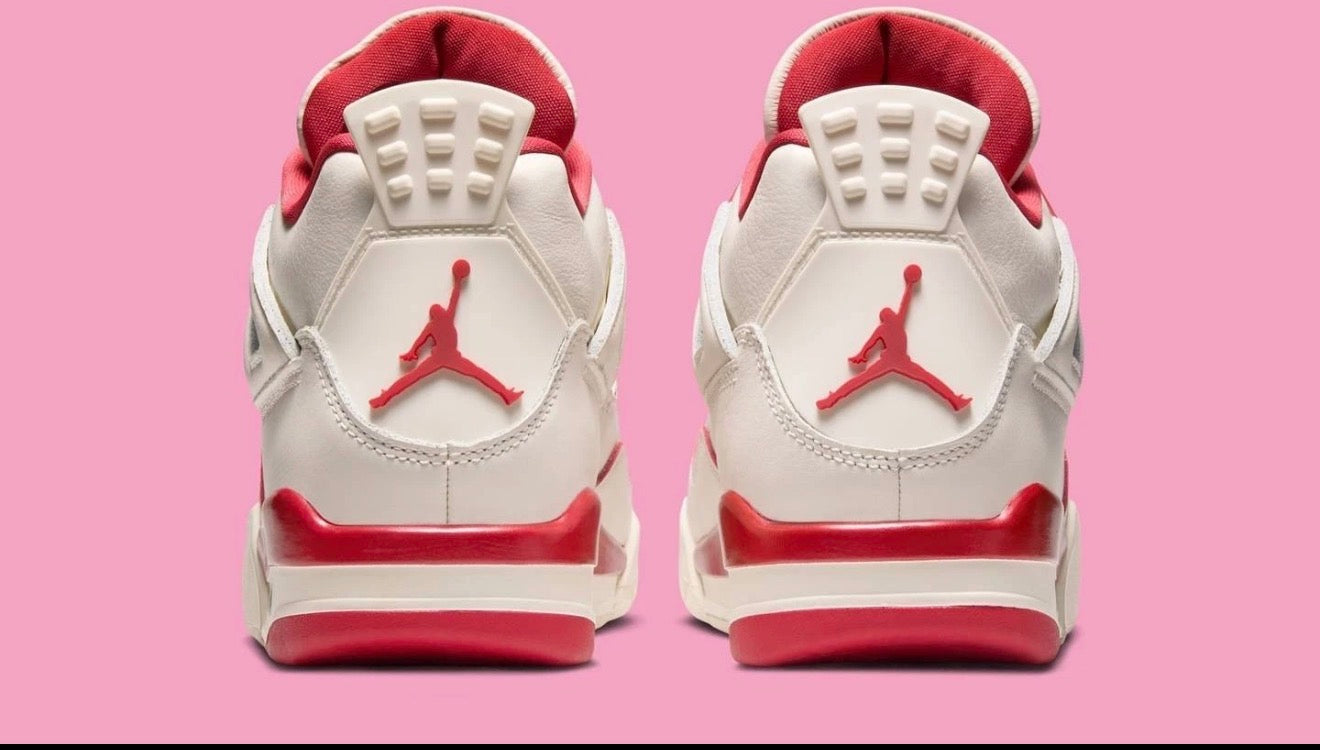 Jordan 4 Retro
Valentine's Day Sierra Red (Women's)