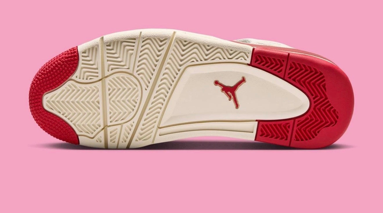 Jordan 4 Retro
Valentine's Day Sierra Red (Women's)
